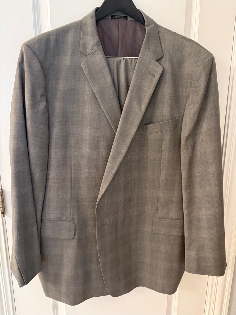 Classic Men's Beige Plaid Suit - Tailored Style